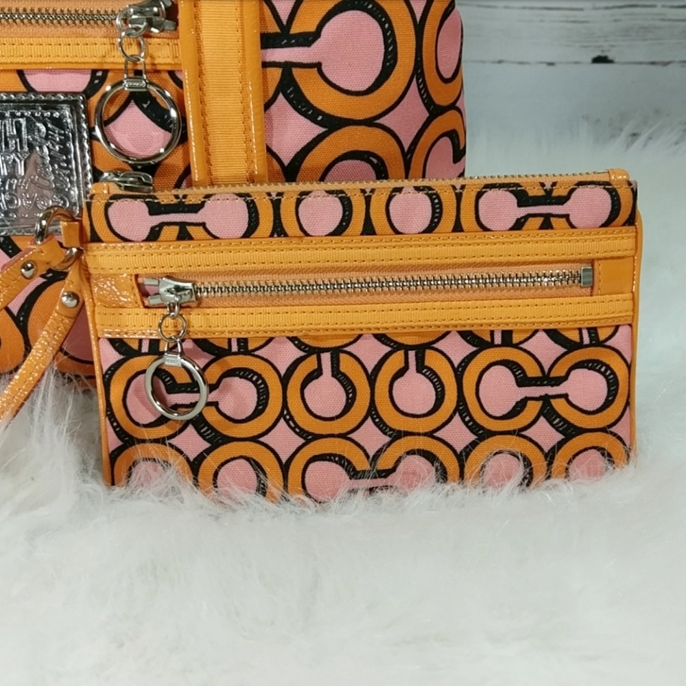 Coach Poppy 3D Glam Bag Set - Picture 2 of 7